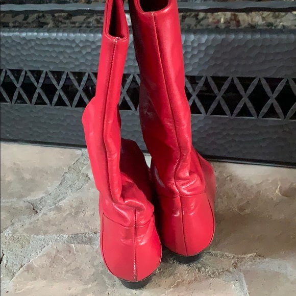 Lipstick Red Life Stride Boots - Picture 2 of 7